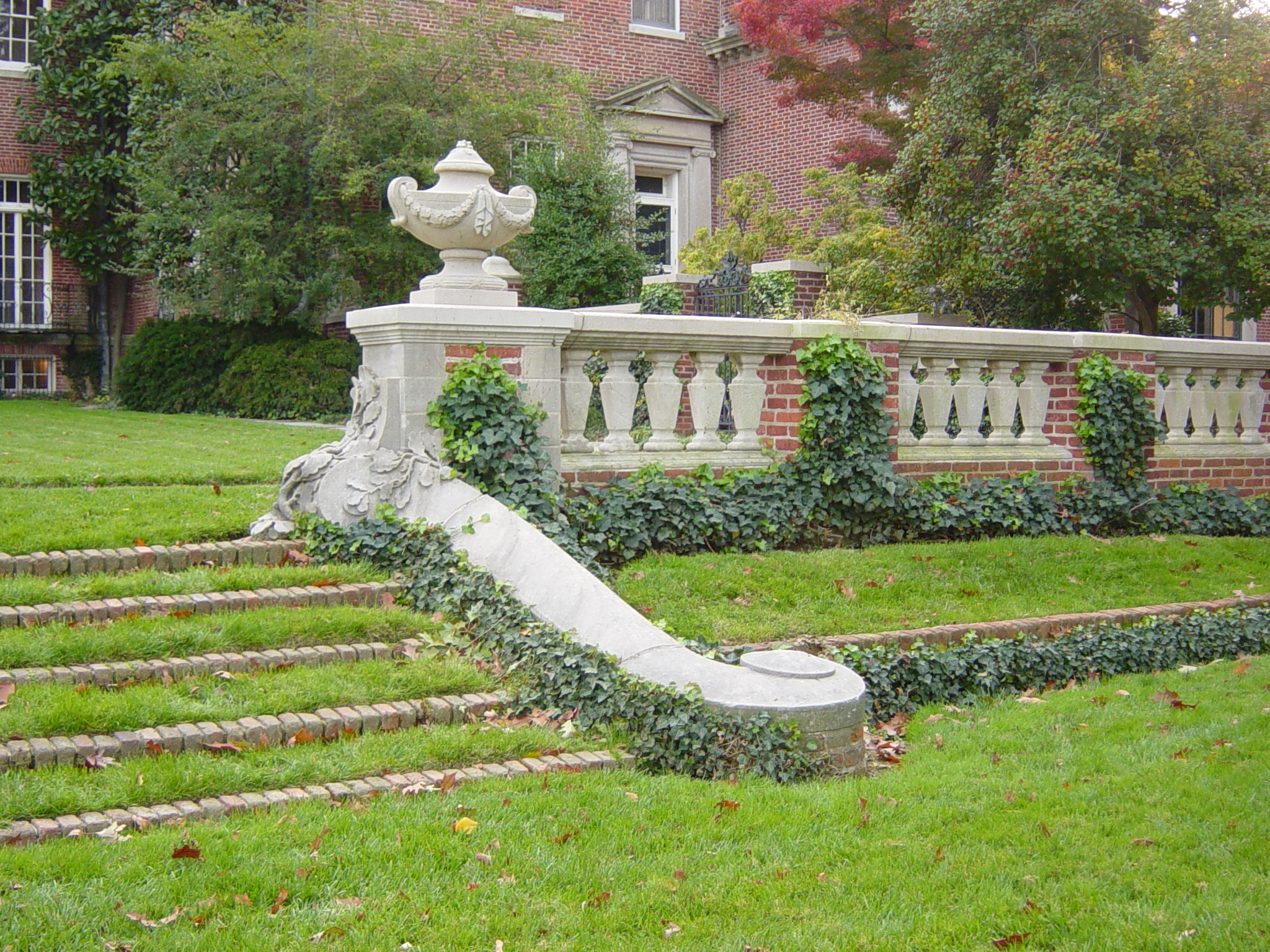 Intreegue Garden of the Month: Explore the Beauty of Dumbarton Oaks